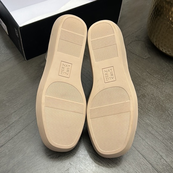 NATURALIZER Jamila Flat Sandals Women's Shoes In Warm Silver Metallic (WIDE) - Picture 3 of 7